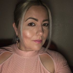 Meet your Posher, Lorena